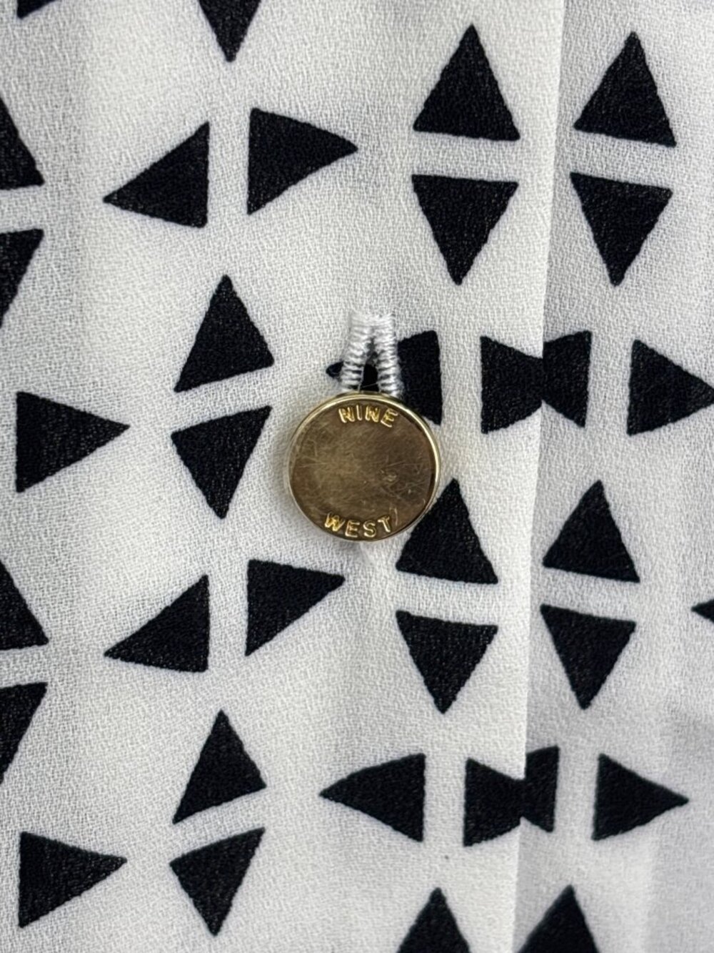 Nine West Split V-Neck Button Long Sleeve Blouse Triangles White Black 2X NEW - Picture 4 of 6